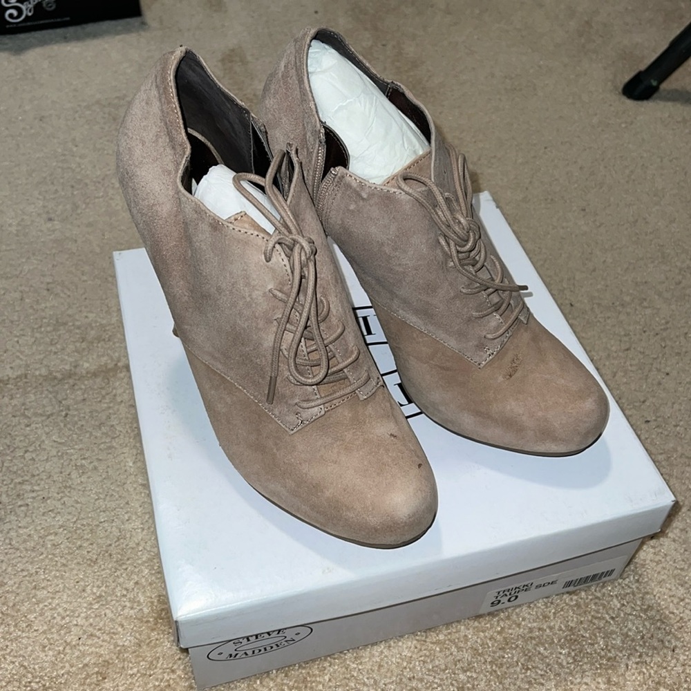 Tan heels